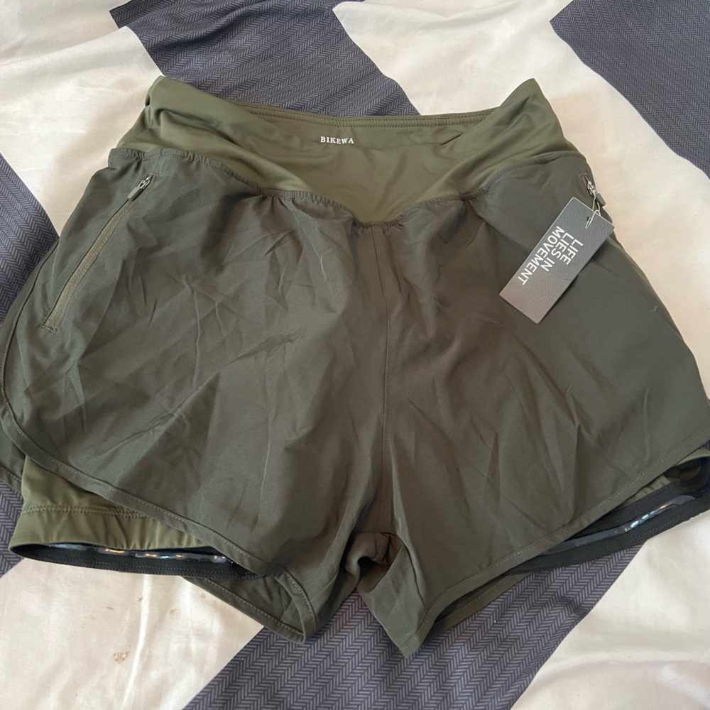 BIKEWA Women’s Cycling Shorts Medium Olive Green — Padded Bike Riding Shorts